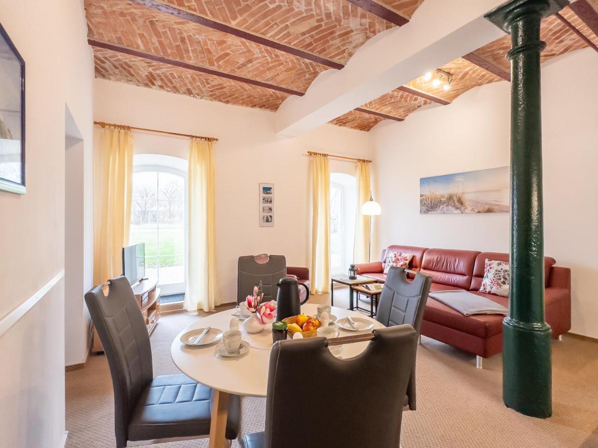 Gut Vorwerk Apartment Sagard Exterior photo