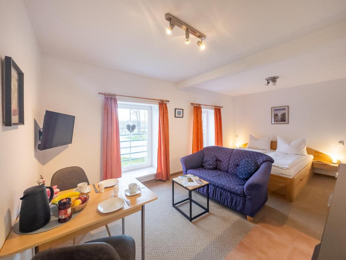 Gut Vorwerk Apartment Sagard Exterior photo